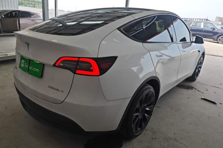 Used Tesla Model Y 2021 Standard Range Rear-Wheel Drive Version Rear Right 45 Deg