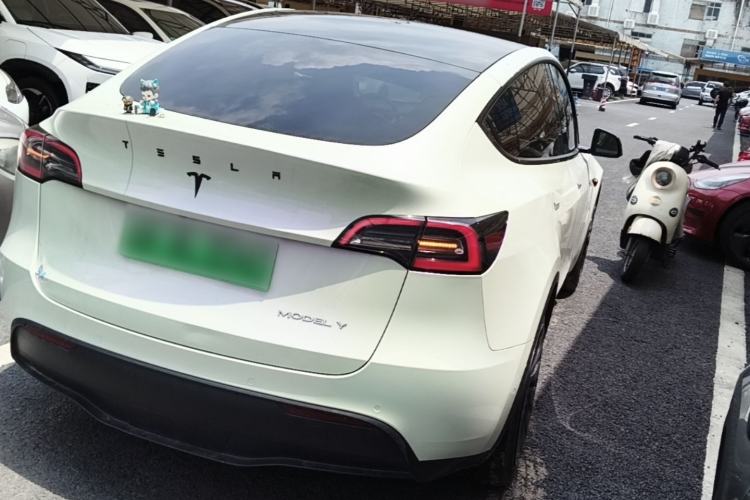 Used Tesla Model Y 2021 Long-Range All-Wheel-Drive Version 3D7 Rear Right 45 Deg