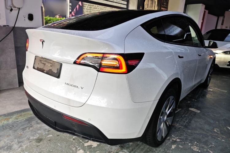 Used Tesla Model Y 2021 Long-Range All-Wheel-Drive Version Rear Right 45 Deg