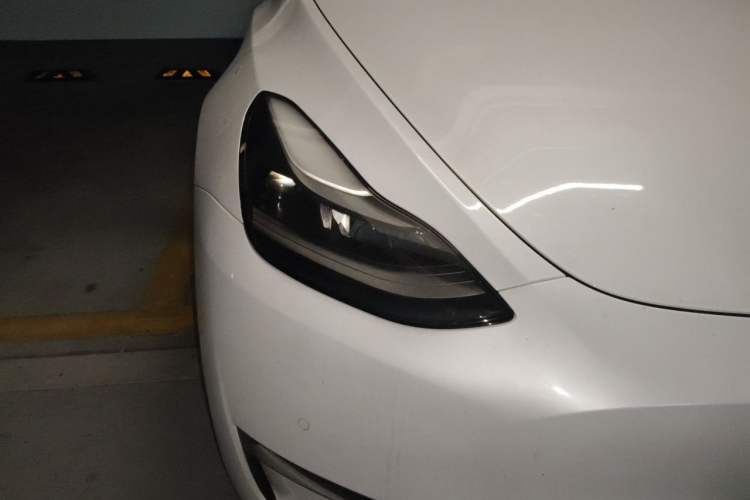 Used Tesla Model Y 2021 Standard Range Rear-Wheel Drive Version Right Front Headlight