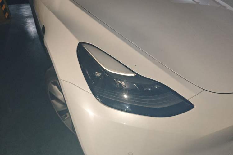 Used Tesla Model Y 2021 Standard Range Rear-Wheel Drive Version Right Front Headlight