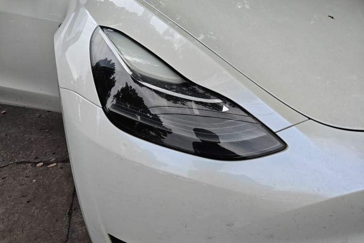 Used Tesla Model Y 2021 Long-Range All-Wheel-Drive Version Right Front Headlight