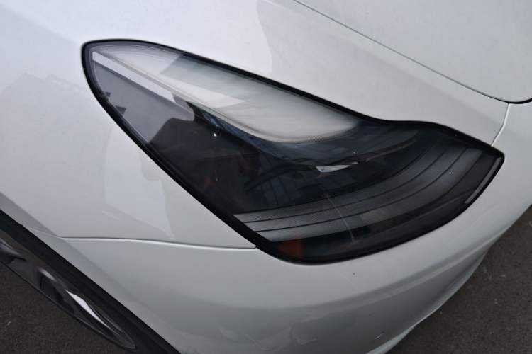 Used Tesla Model Y 2021 Standard Range Rear-Wheel Drive Version Right Front Headlight