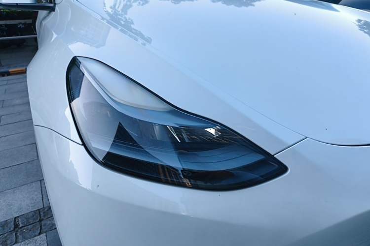 Used Tesla Model Y 2021 Standard Range Rear-Wheel Drive Version Right Front Headlight