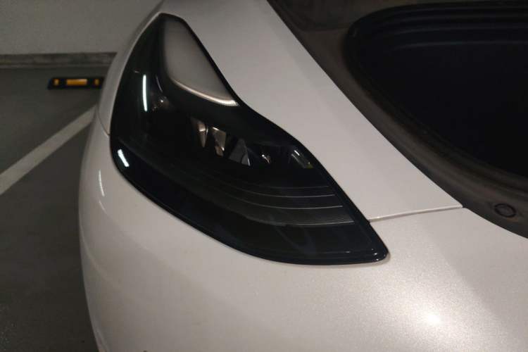 Used Tesla Model Y 2021 Standard Range Rear-Wheel Drive Version Right Front Headlight