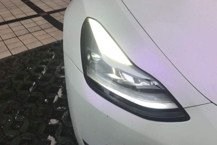Used Tesla Model Y 2021 Standard Range Rear-Wheel Drive Version Right Front Headlight