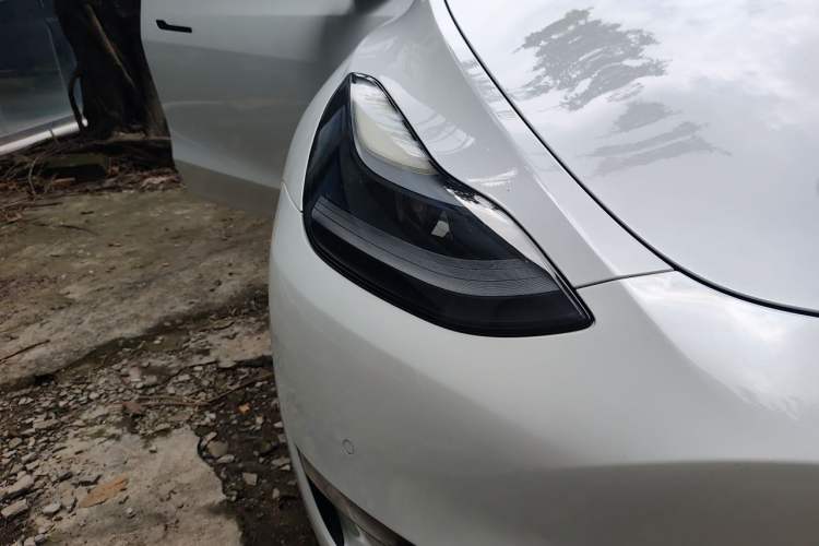 Used Tesla Model Y 2021 Standard Range Rear-Wheel Drive Version Right Front Headlight