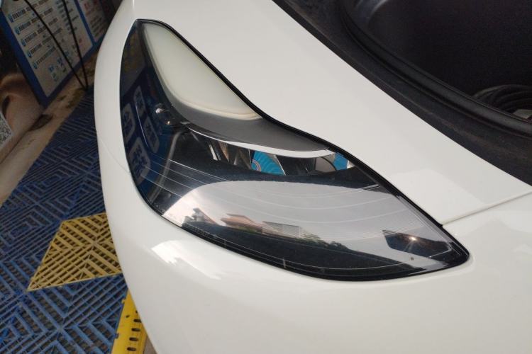 Used Tesla Model Y 2021 Standard Range Rear-Wheel Drive Version Right Front Headlight