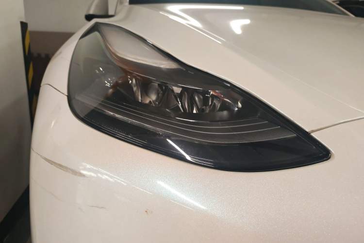 Used Tesla Model Y 2021 Standard Range Rear-Wheel Drive Version Right Front Headlight