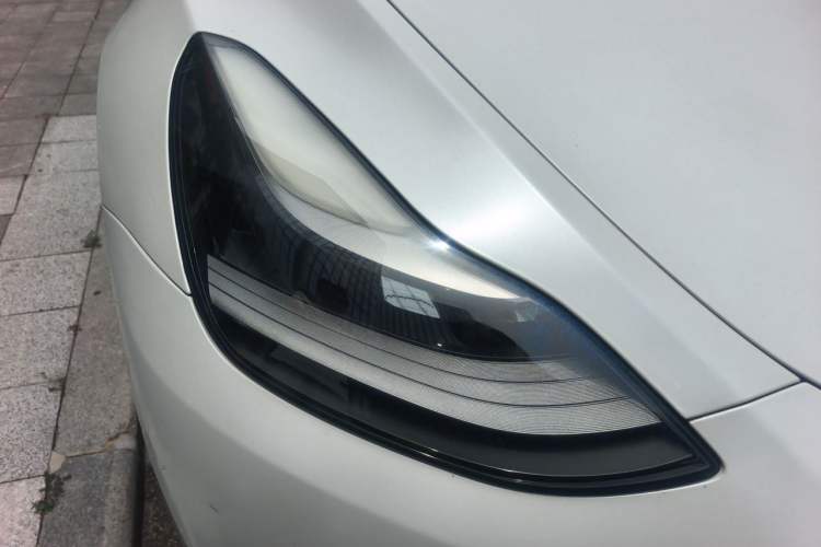 Used Tesla Model Y 2021 Standard Range Rear-Wheel Drive Version Right Front Headlight
