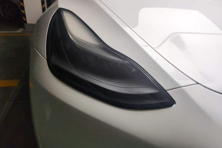 Used Tesla Model Y 2021 Standard Range Rear-Wheel Drive Version Right Front Headlight
