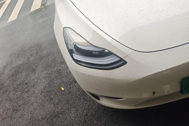 Used Tesla Model Y 2021 Standard Range Rear-Wheel Drive Version Right Front Headlight