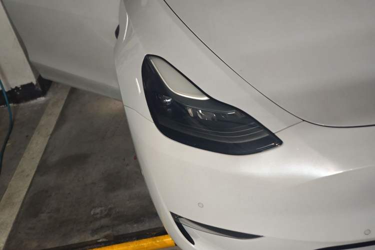 Used Tesla Model Y 2021 Standard Range Rear-Wheel Drive Version Right Front Headlight