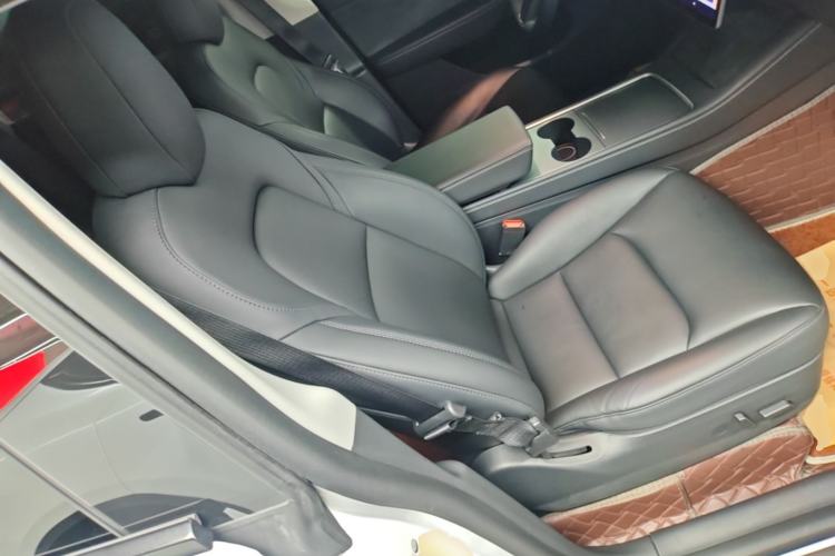 Used Tesla Model Y 2021 Long-Range All-Wheel-Drive Version 3D7 Right Front Seat