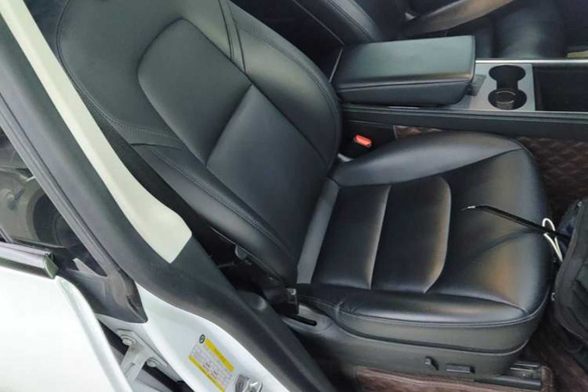 Used Tesla Model Y 2021 Standard Range Rear-Wheel Drive Version Right Front Seat