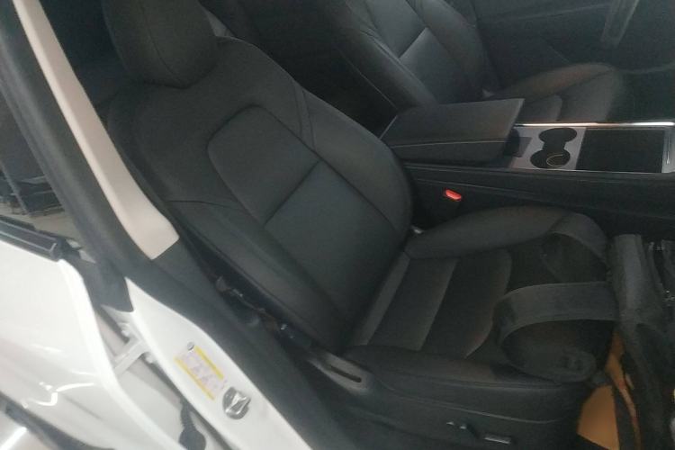 Used Tesla Model Y 2021 Long-Range All-Wheel-Drive Version Right Front Seat