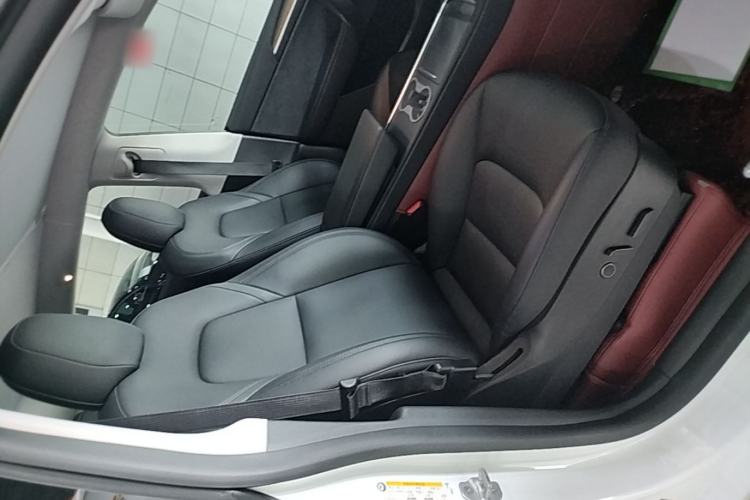 Used Tesla Model Y 2021 Long-Range All-Wheel-Drive Version 3D7 Right Front Seat