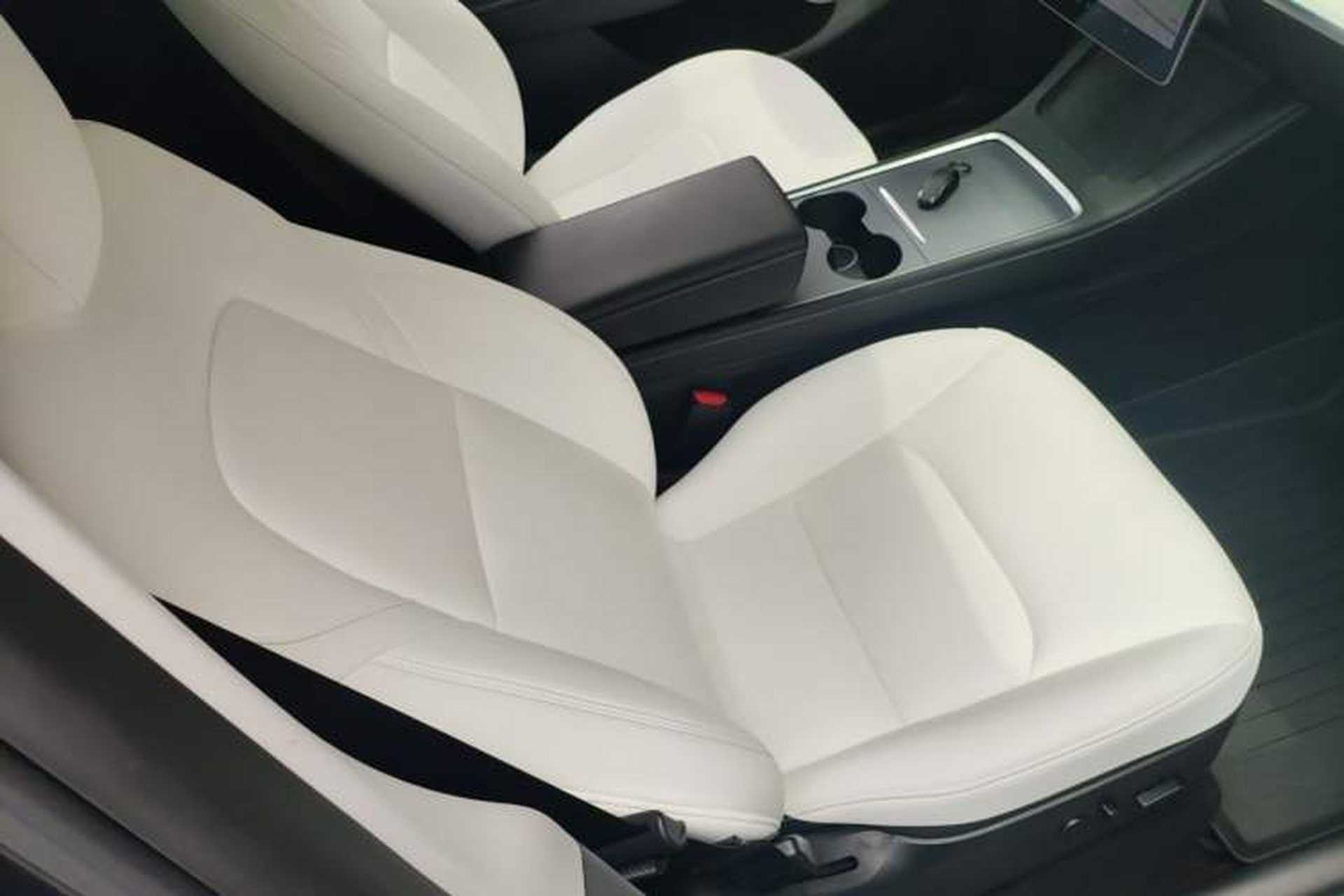 Used Tesla Model Y 2021 Long-Range All-Wheel-Drive Version 3D7 Right Front Seat