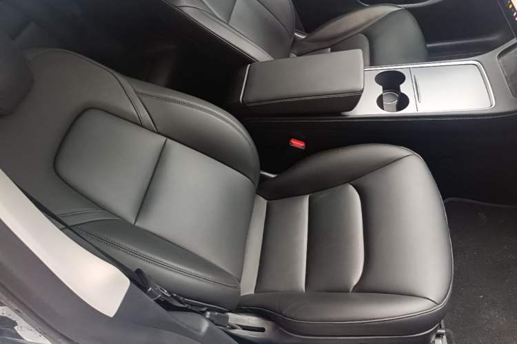 Used Tesla Model Y 2021 Long-Range All-Wheel-Drive Version Right Front Seat