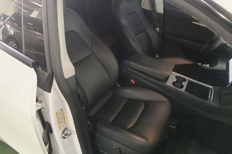 Used Tesla Model Y 2021 Long-Range All-Wheel-Drive Version 3D7 Right Front Seat