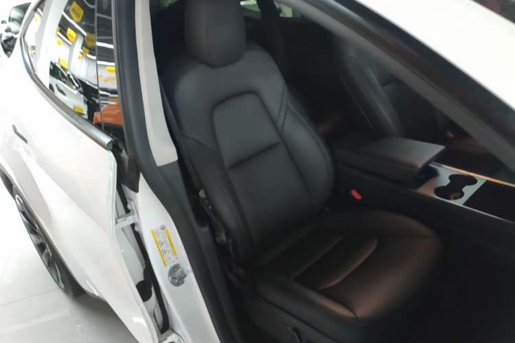 Used Tesla Model Y 2021 Long-Range All-Wheel-Drive Version Right Front Seat