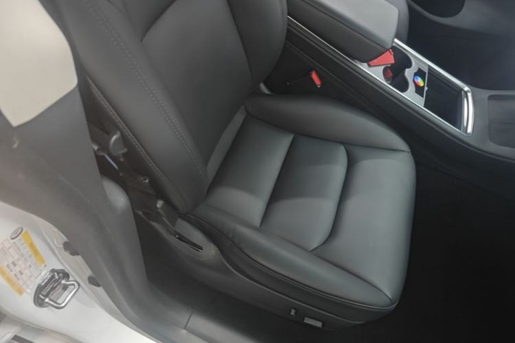 Used Tesla Model Y 2021 Long-Range All-Wheel-Drive Version Right Front Seat