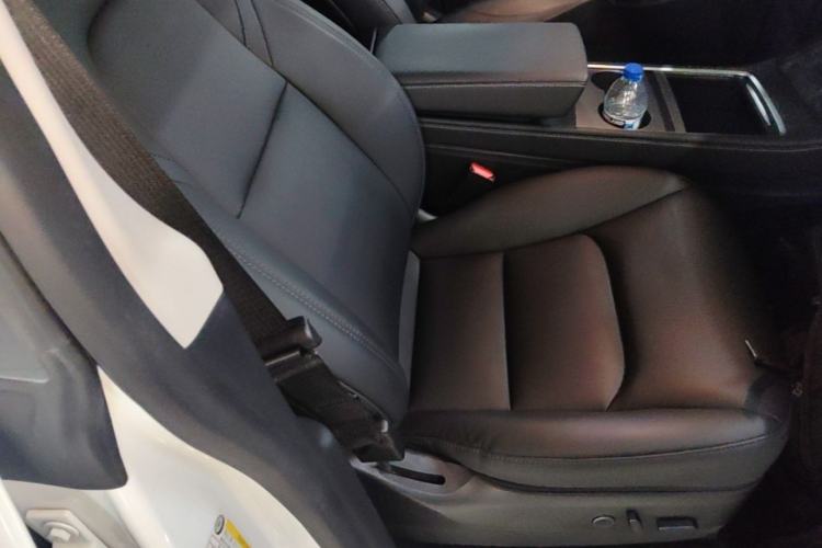 Used Tesla Model Y 2021 Long-Range All-Wheel-Drive Version Right Front Seat