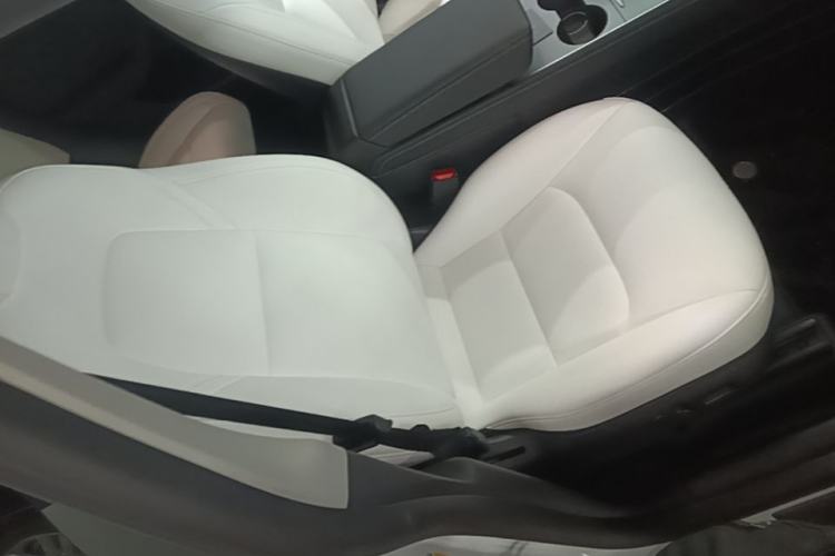 Used Tesla Model Y 2021 Long-Range All-Wheel-Drive Version 3D7 Right Front Seat