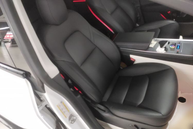 Used Tesla Model Y 2021 Long-Range All-Wheel-Drive Version 3D7 Right Front Seat