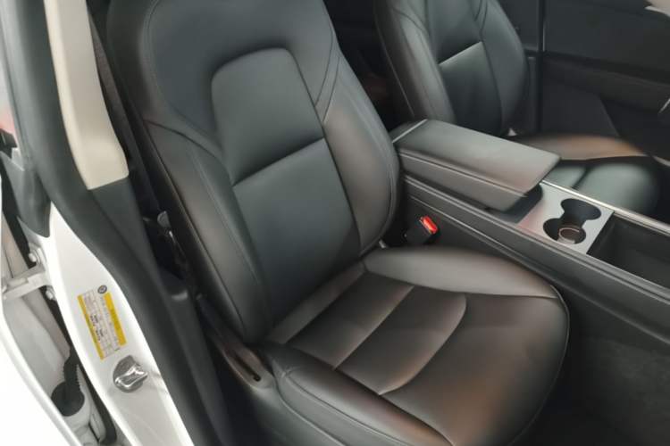 Used Tesla Model Y 2021 Performance High-Performance All-Wheel-Drive Version Right Front Seat