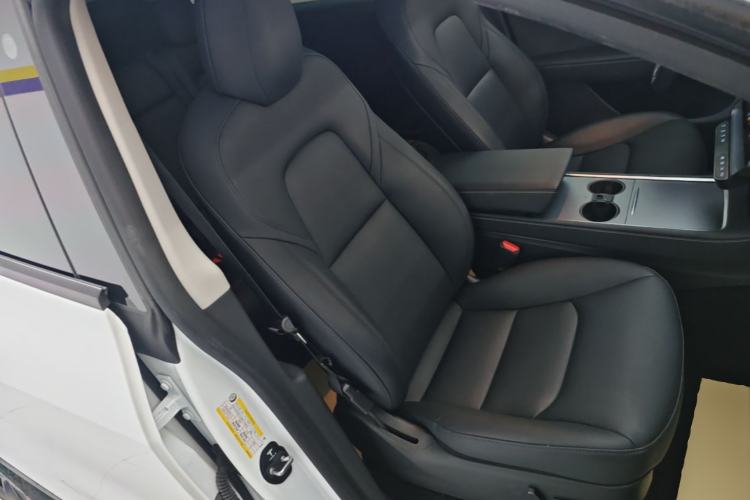 Used Tesla Model Y 2021 Long-Range All-Wheel-Drive Version Right Front Seat