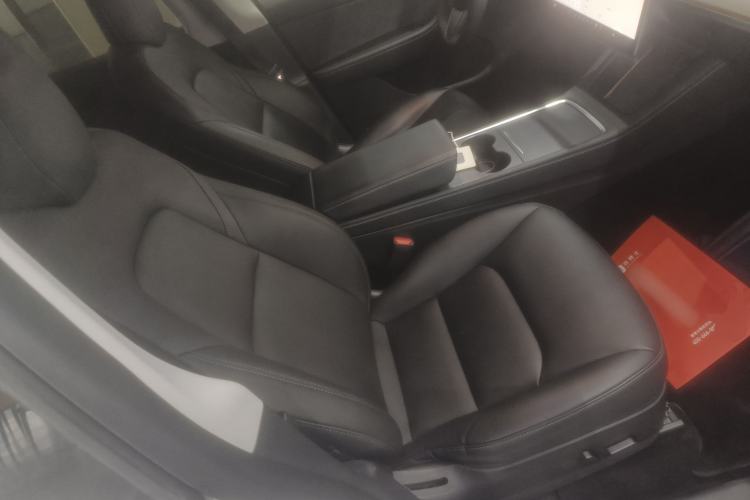 Used Tesla Model Y 2021 Standard Range Rear-Wheel Drive Version Right Front Seat