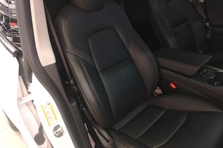 Used Tesla Model Y 2021 Long-Range All-Wheel-Drive Version Right Front Seat