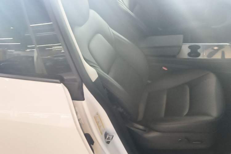 Used Tesla Model Y 2021 Long-Range All-Wheel-Drive Version Right Front Seat