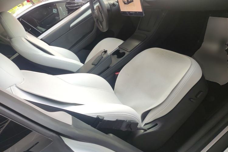 Used Tesla Model Y 2021 Long-Range All-Wheel-Drive Version 3D7 Right Front Seat
