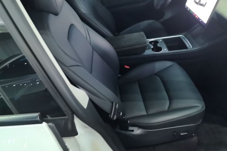 Used Tesla Model Y 2021 Revised Version 2 Long-Range All-Wheel-Drive Edition Right Front Seat