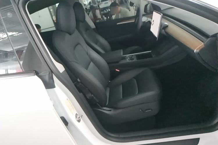 Used Tesla Model Y 2021 Long-Range All-Wheel-Drive Version Right Front Seat