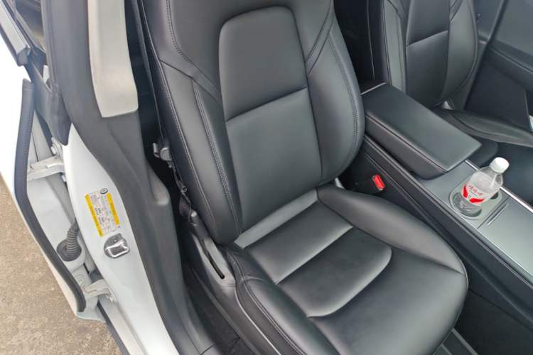 Used Tesla Model Y 2021 Long-Range All-Wheel-Drive Version 3D7 Right Front Seat