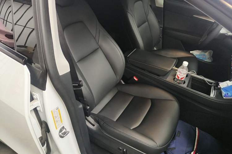 Used Tesla Model Y 2021 Long-Range All-Wheel-Drive Version Right Front Seat