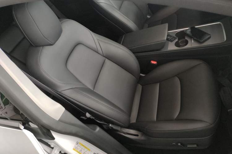 Used Tesla Model Y 2021 Long-Range All-Wheel-Drive Version 3D7 Right Front Seat