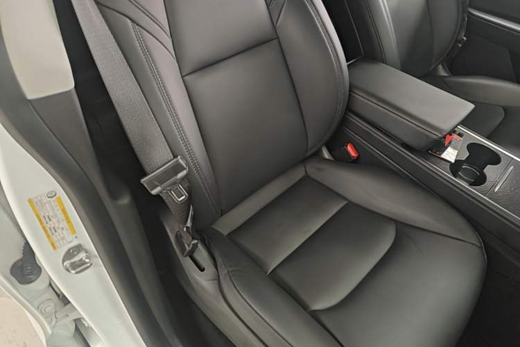 Used Tesla Model Y 2021 Long-Range All-Wheel-Drive Version Right Front Seat