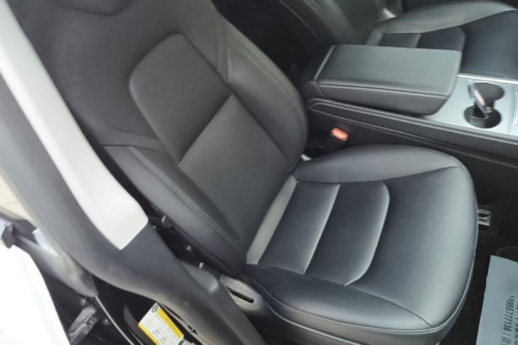 Used Tesla Model Y 2021 Standard Range Rear-Wheel Drive Version Right Front Seat
