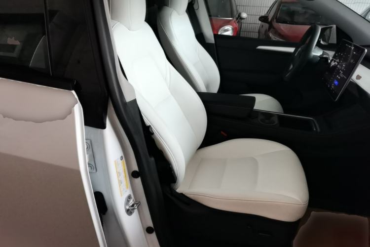 Used Tesla Model Y 2021 Standard Range Rear-Wheel Drive Version Right Front Seat