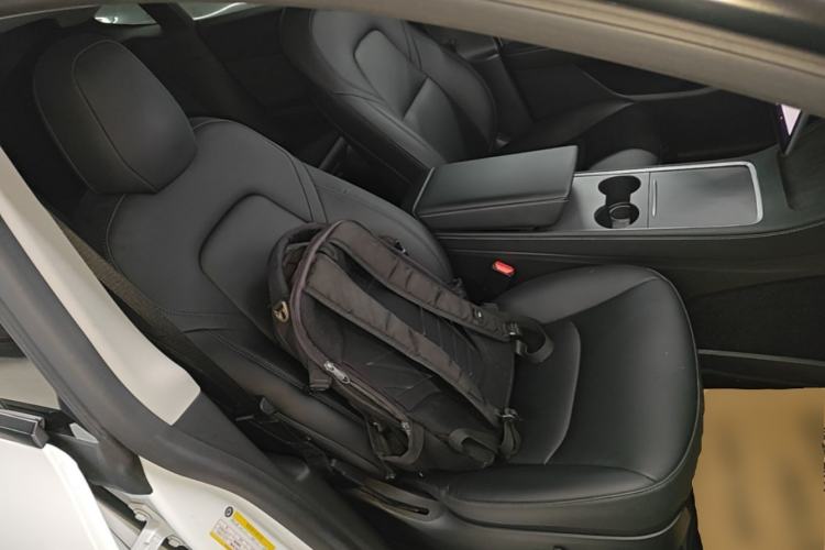 Used Tesla Model Y 2021 Revised Version 2 Long-Range All-Wheel-Drive Edition Right Front Seat