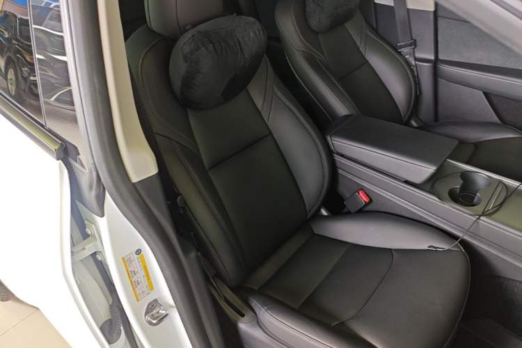Used Tesla Model Y 2021 Performance High-Performance All-Wheel-Drive Version Right Front Seat