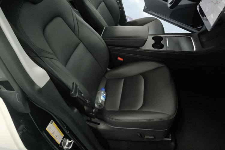 Used Tesla Model Y 2021 Standard Range Rear-Wheel Drive Version Right Front Seat