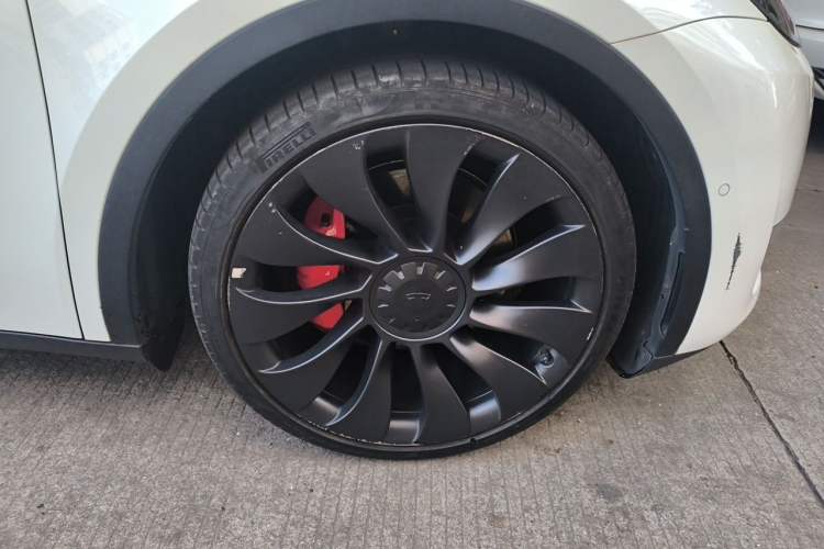 Used Tesla Model Y 2021 Performance High-Performance All-Wheel-Drive Version Right Front Wheel Hub