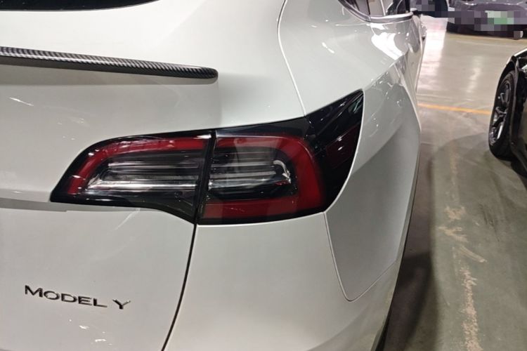 Used Tesla Model Y 2021 Revised Version 2 Long-Range All-Wheel-Drive Edition Right Rear Taillight
