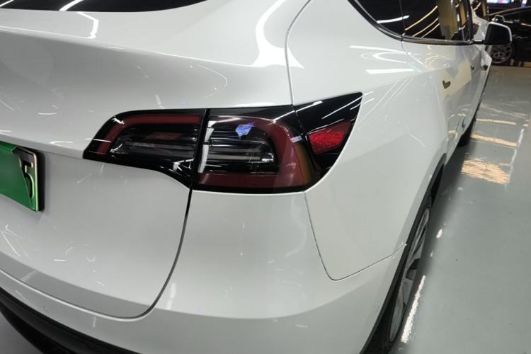 Used Tesla Model Y 2021 Long-Range All-Wheel-Drive Version Right Rear Taillight