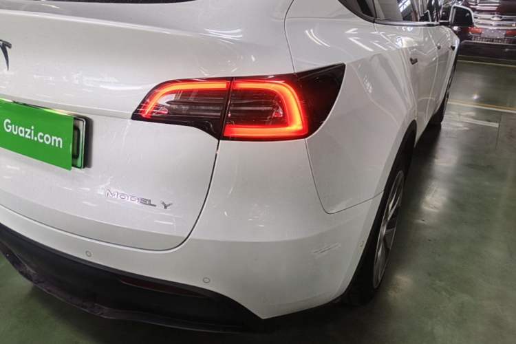 Used Tesla Model Y 2021 Long-Range All-Wheel-Drive Version 3D7 Right Rear Taillight